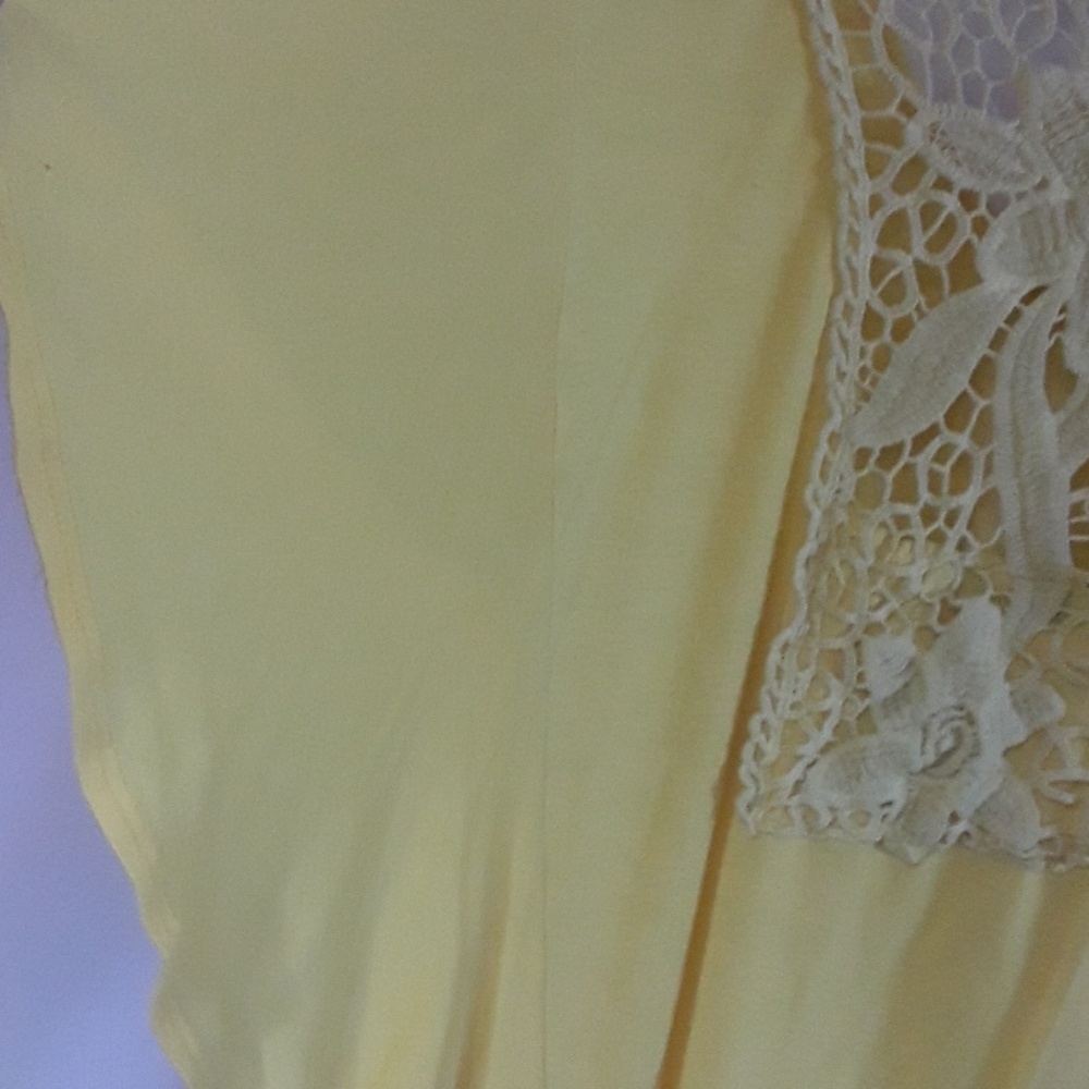 Yellow blouse - Picture 3 of 3